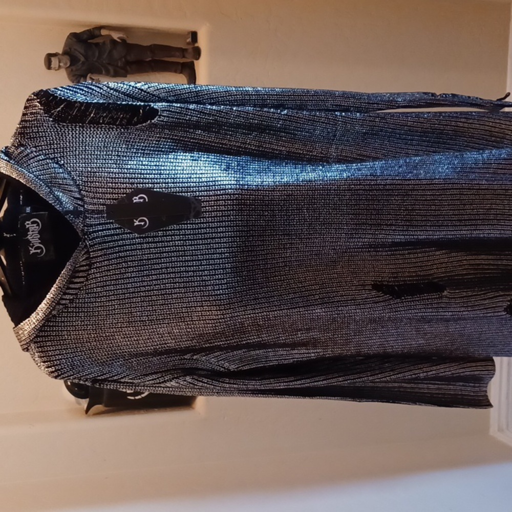 COPY - KILLSTAR 3X BLACK/SILVER DISTRESSED HOT AS HIEM HOODED SWEATER OVERSIZE … - Picture 5 of 16